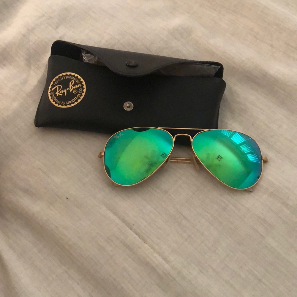 Green Ray Ban Classic Aviator!